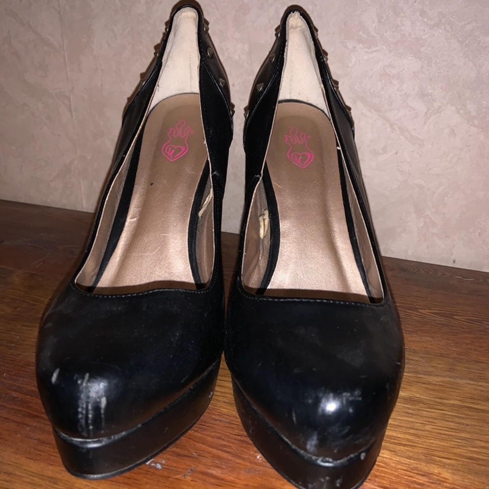 Studded Black Pumps - Picture 3 of 4